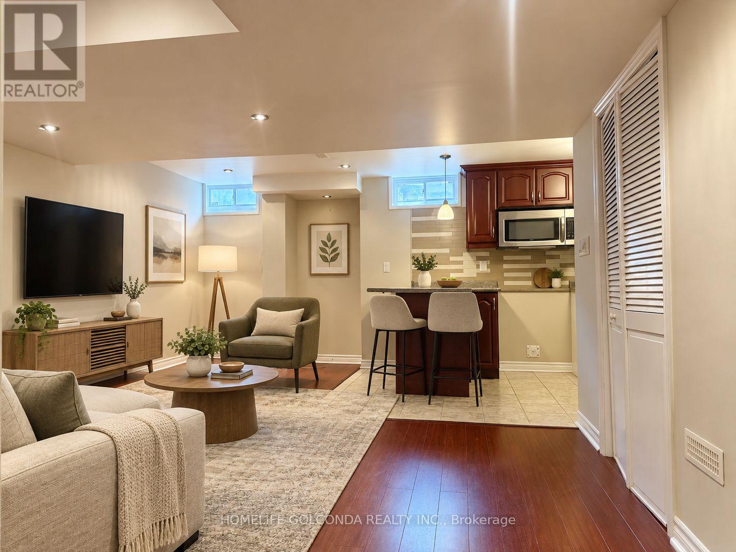 64 PILLAR ROCK CRESCENT - 23