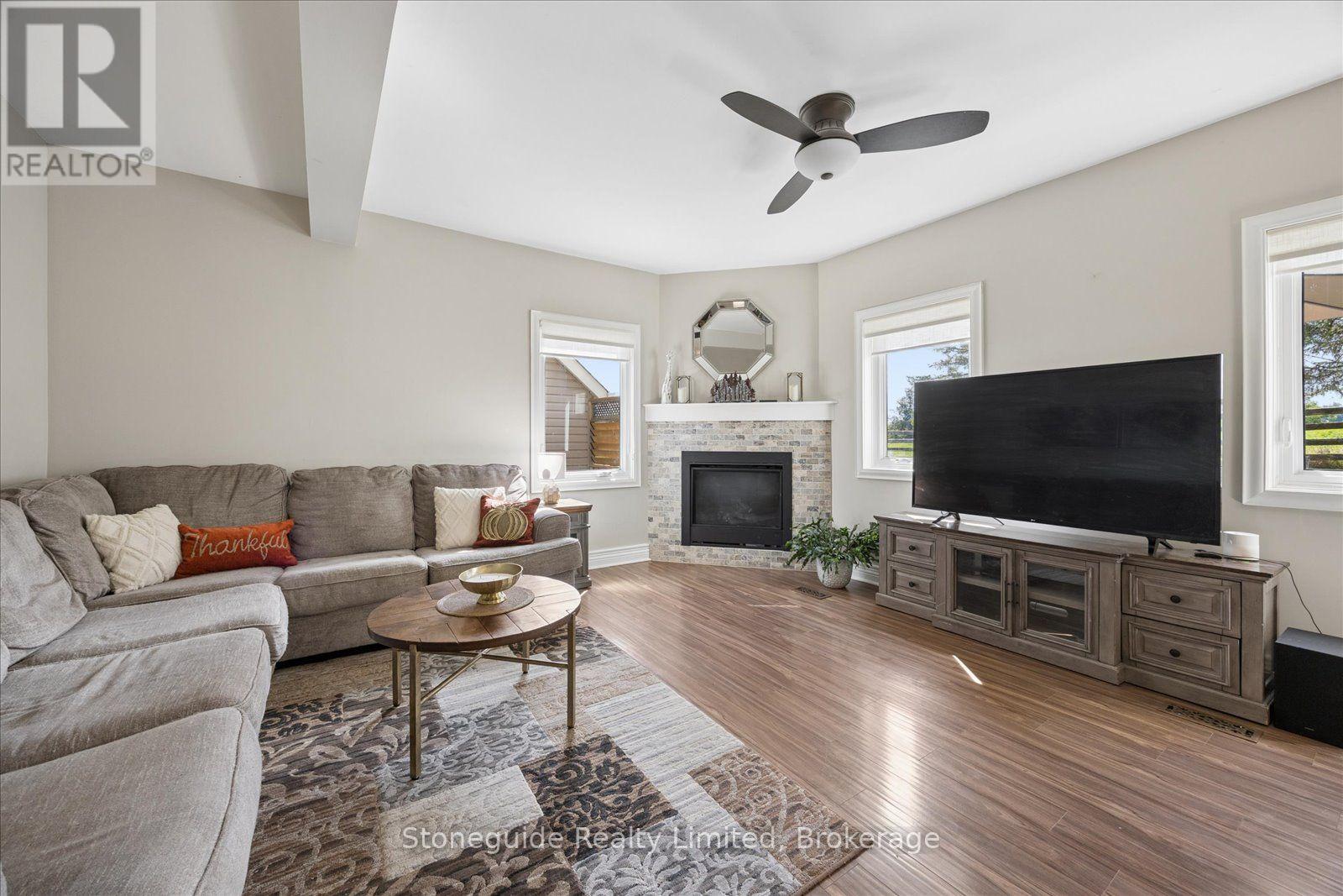 1611 PARKHILL ROAD W - Image 30