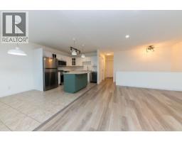 Primary Bedroom - 393 Waddington Drive, Kamloops, BC V2E1S3 Photo 6