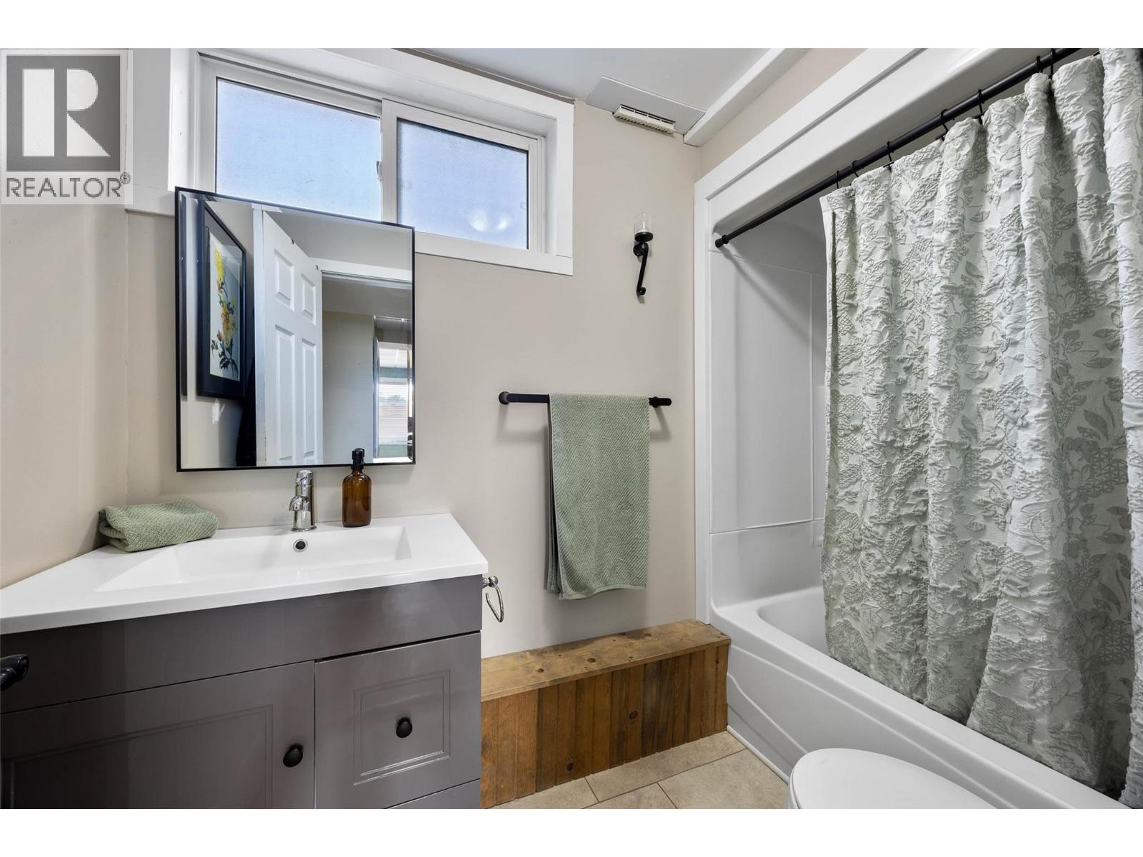 1019 Moncton Avenue - 28