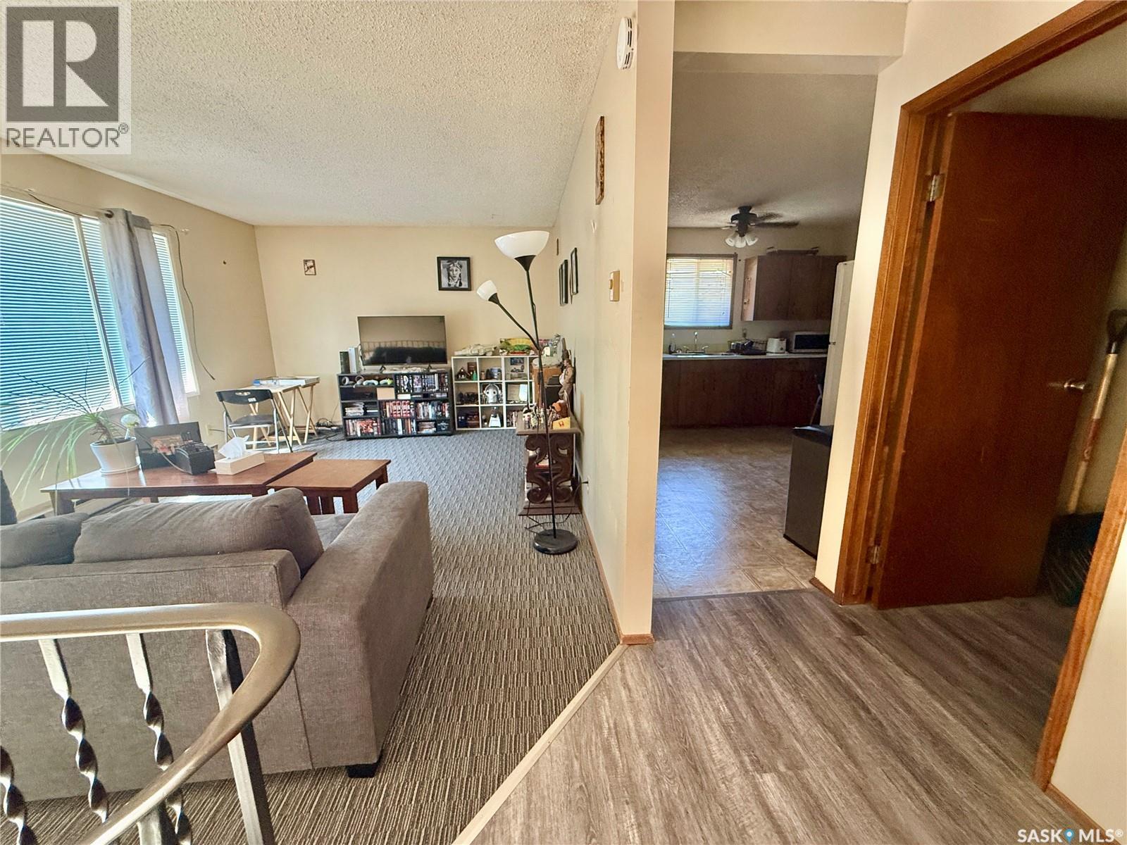 121 29th STREET W, Saskatoon — photo 3