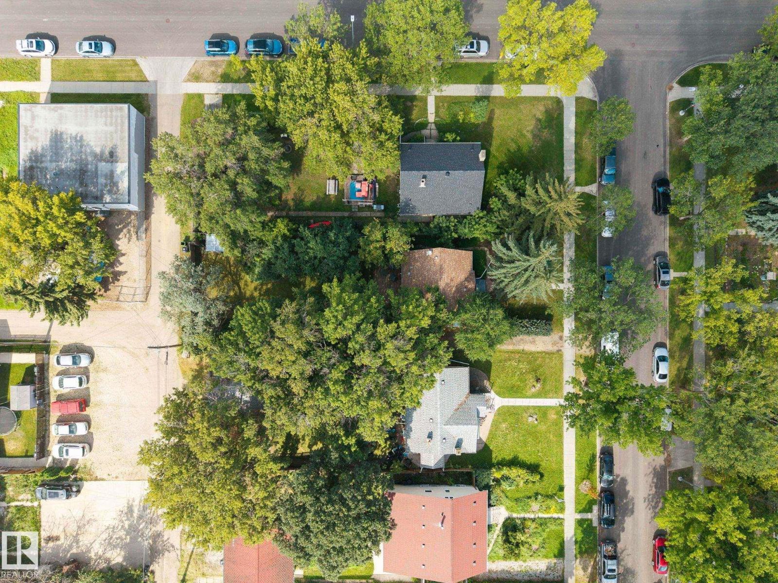 12034 104 ST NW - Image 25