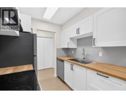 305 466 E Eighth Avenue, New Westminster, BC V3L4L2 Photo 16