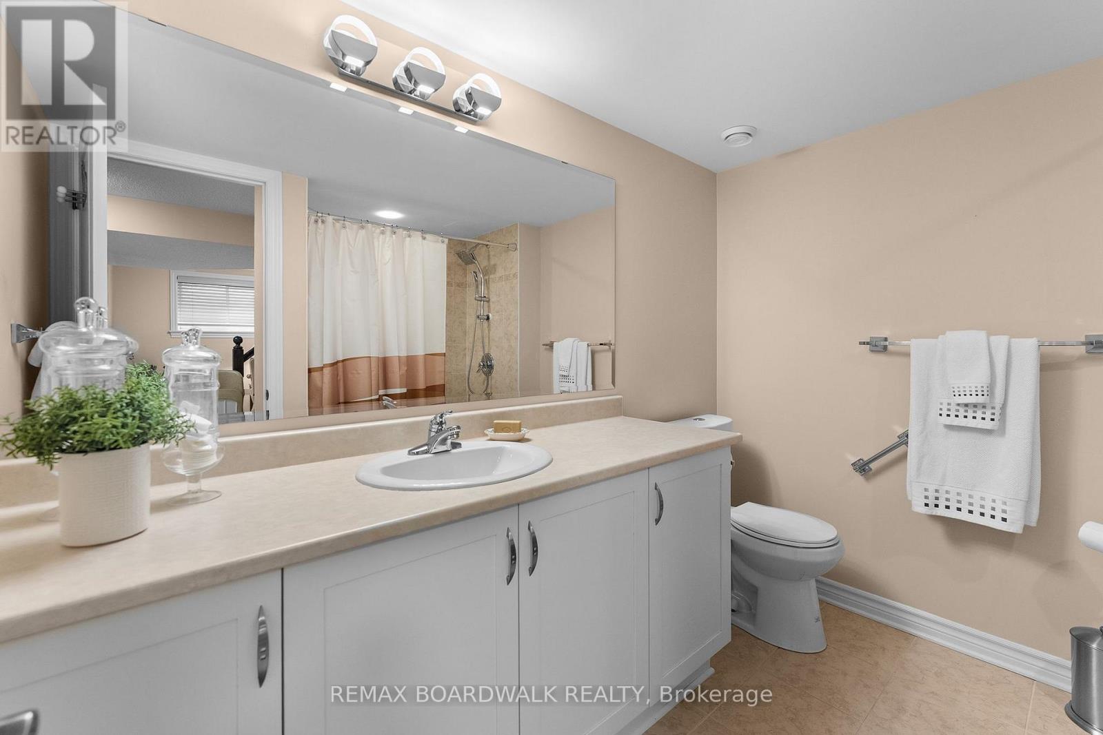 2 Bed, 3 Bath House for Sale in Ottawa – 251 BULRUSH CRESCENT, Ottawa – MLS# X13775280 - Image 61