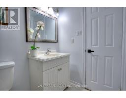 24 Lampman Lane, Barrie, ON L4N5B1 Photo 8