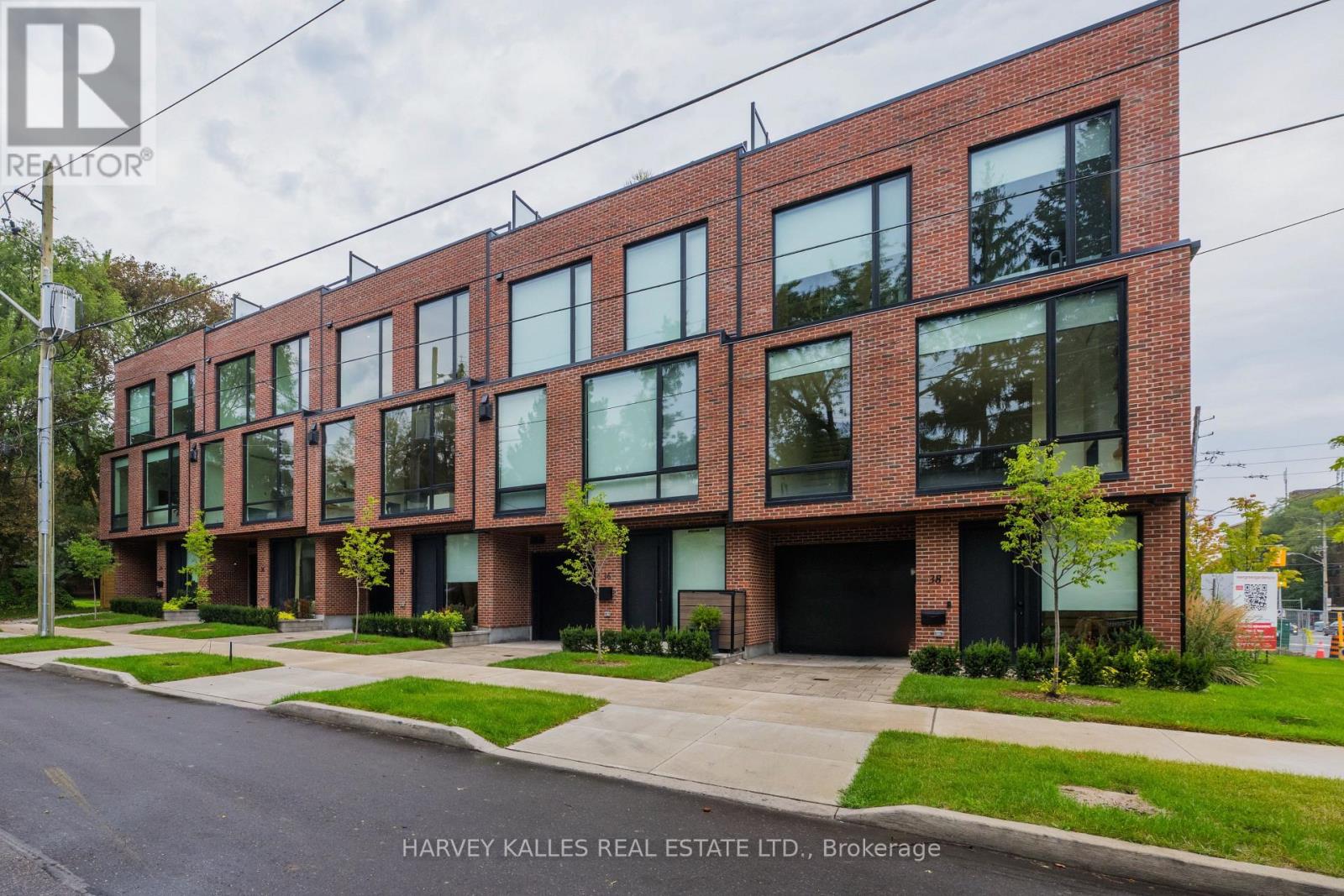 32 Evergreen Gardens, Toronto — photo 1
