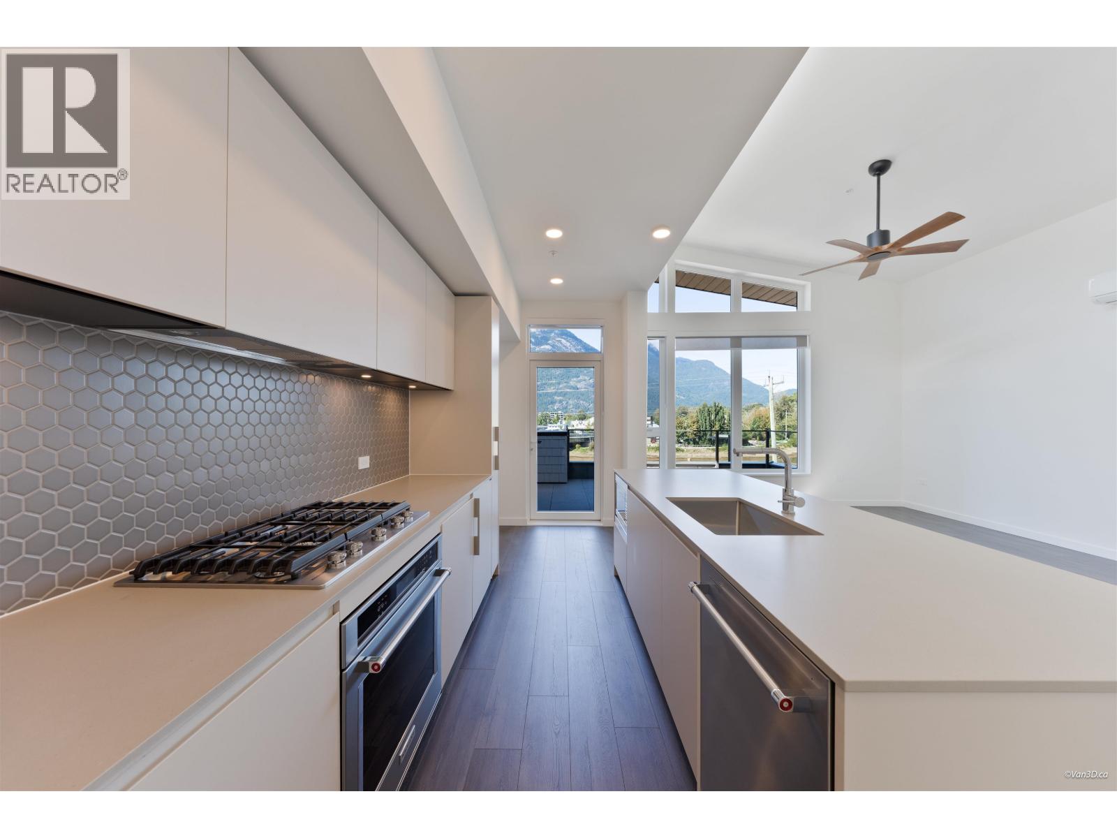 208 1500 SCOTT CRESCENT, Squamish — photo 9