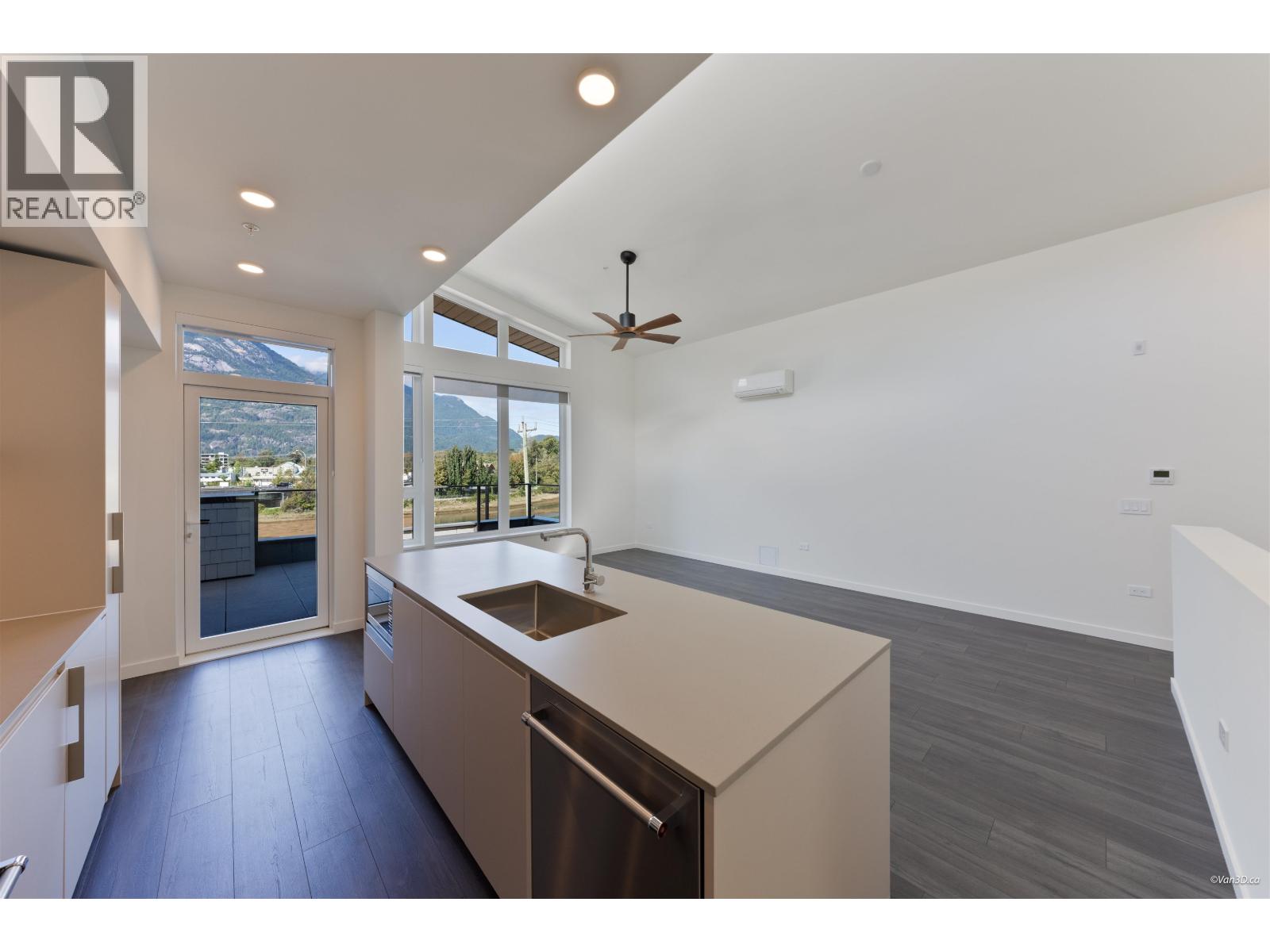 208 1500 SCOTT CRESCENT, Squamish — photo 7