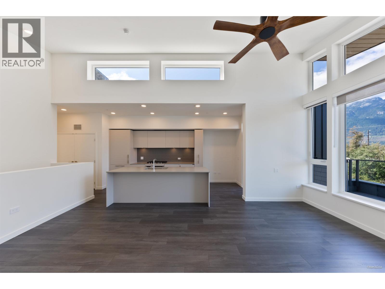 208 1500 SCOTT CRESCENT, Squamish — photo 8