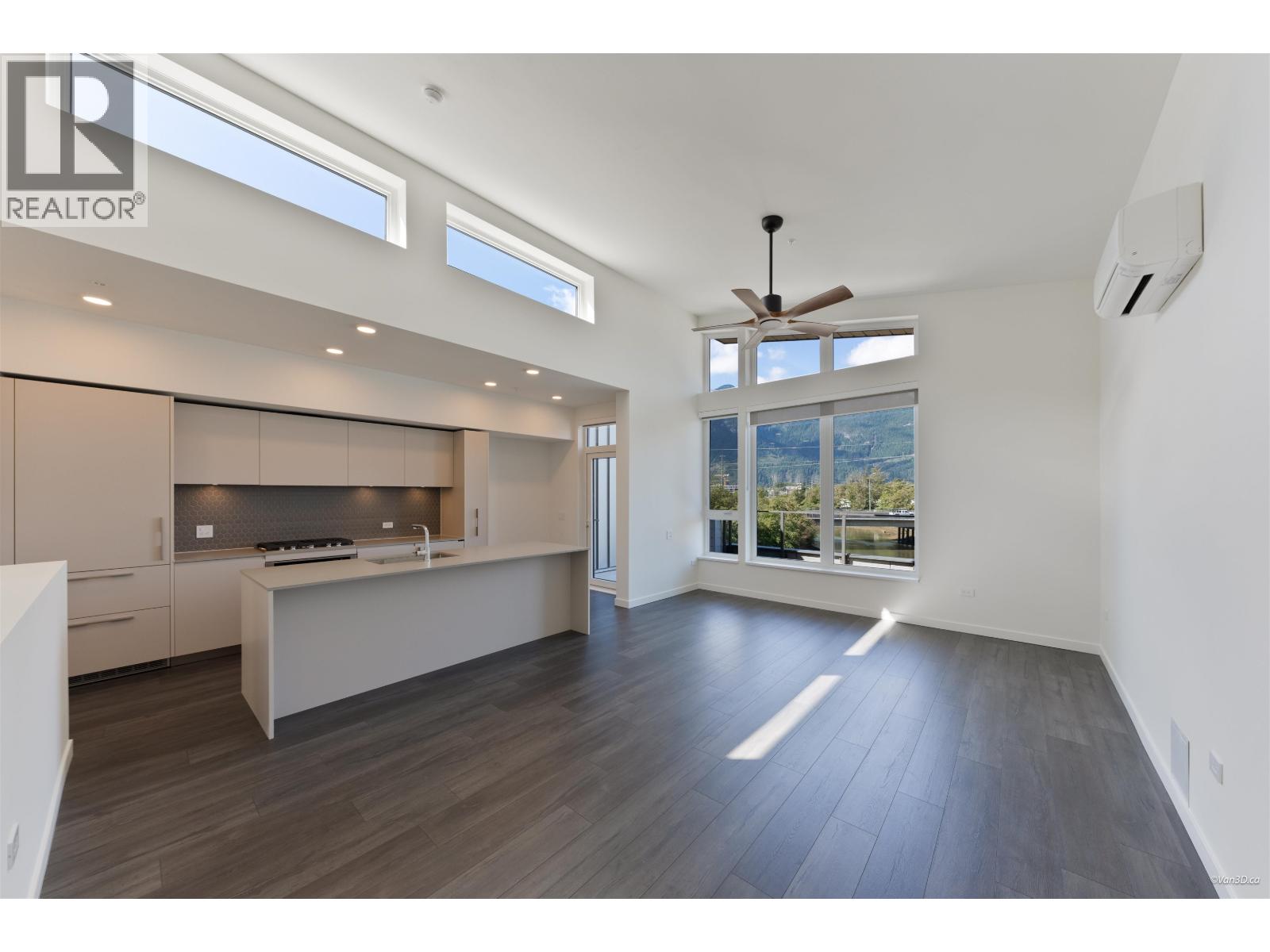 208 1500 SCOTT CRESCENT, Squamish — photo 2
