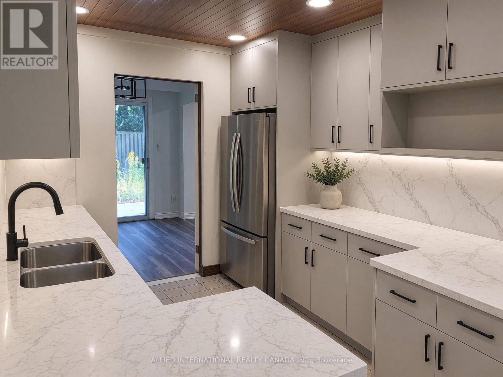 6 ABERFELDY CRESCENT - 12