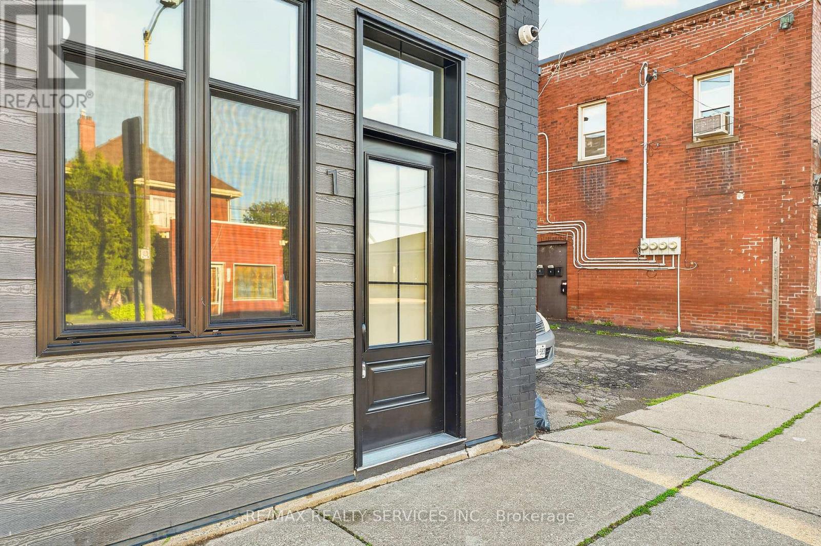 1 - 260 KING STREET, Welland (Welland Downtown) — photo 2