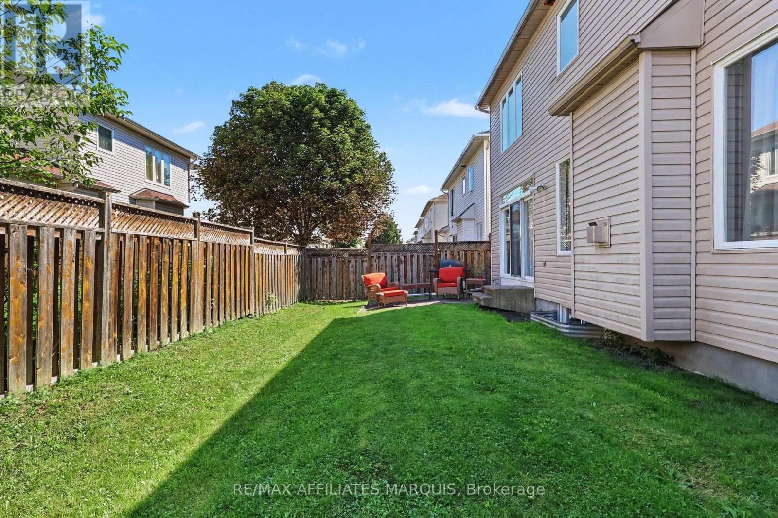 218 ANNAPOLIS CIRCLE - 33