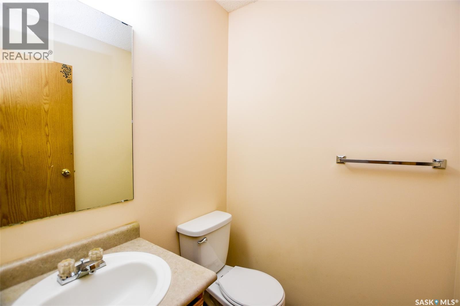 #A 1638 Central AVENUE - 5