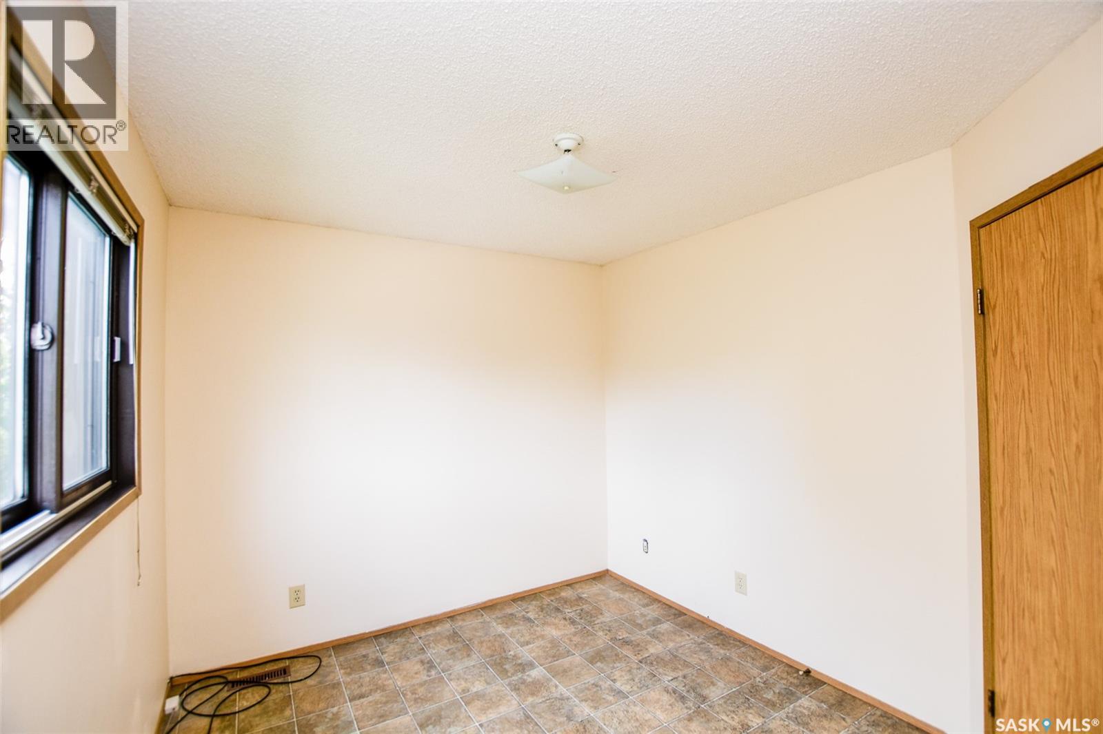 #A 1638 Central AVENUE - 6