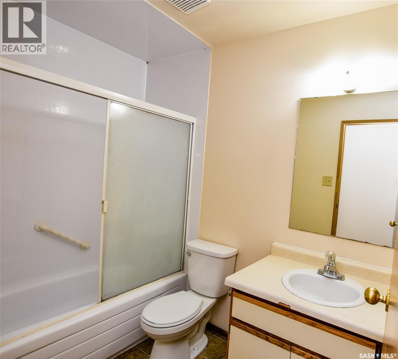 #A 1638 Central AVENUE - 8