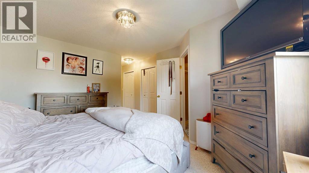 7425 103A Street - 15