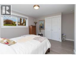 2485 Orchard Ave, Sidney, BC V8L1V4 Photo 20