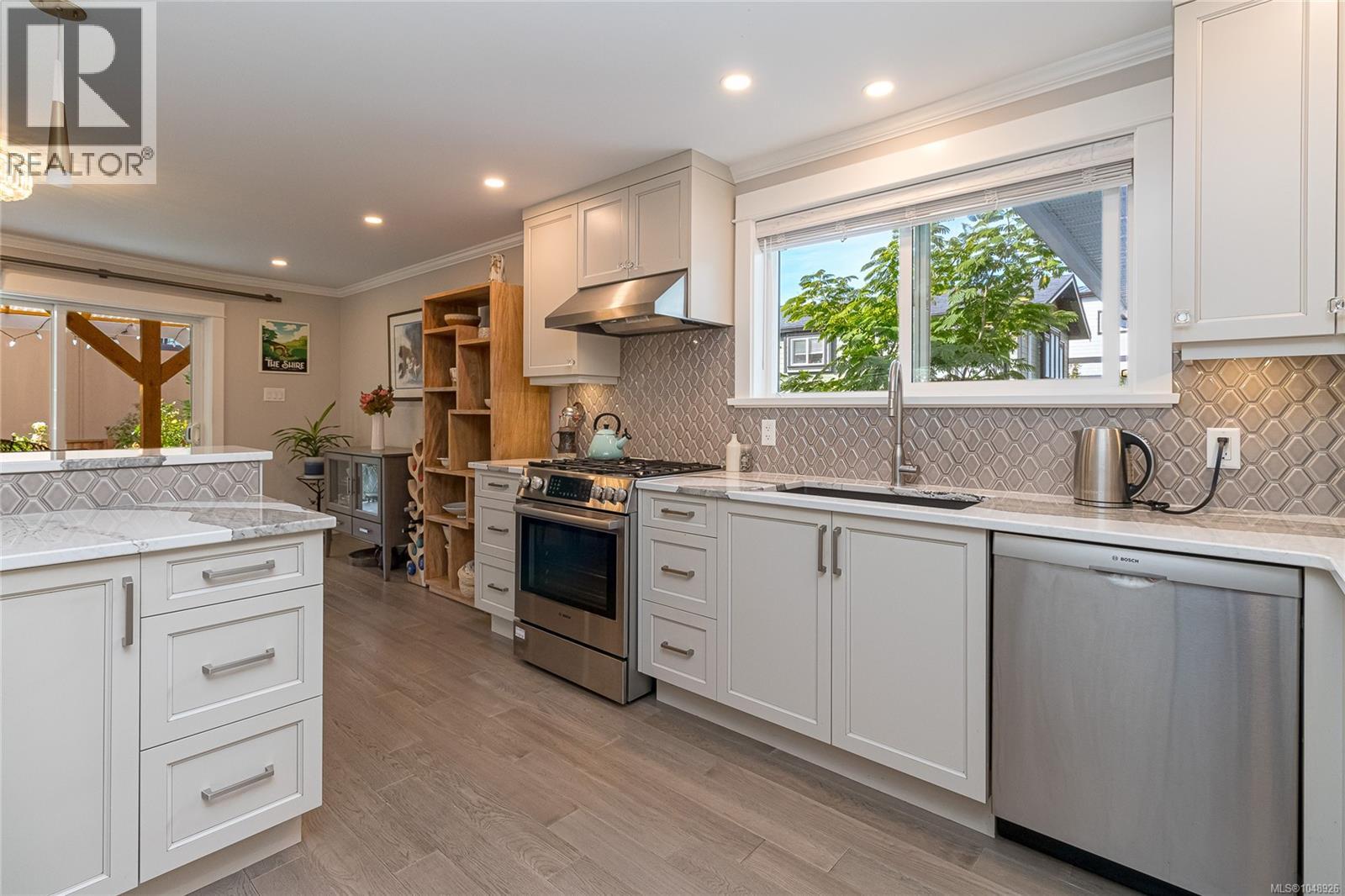  2485 Orchard Avenue, Sidney