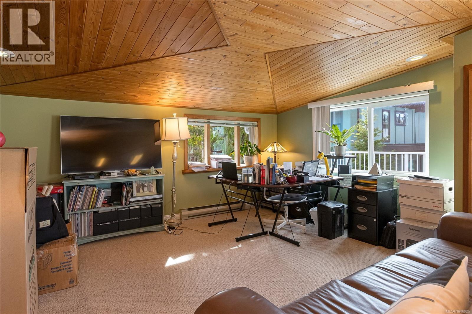  2485 Orchard Avenue, Sidney
