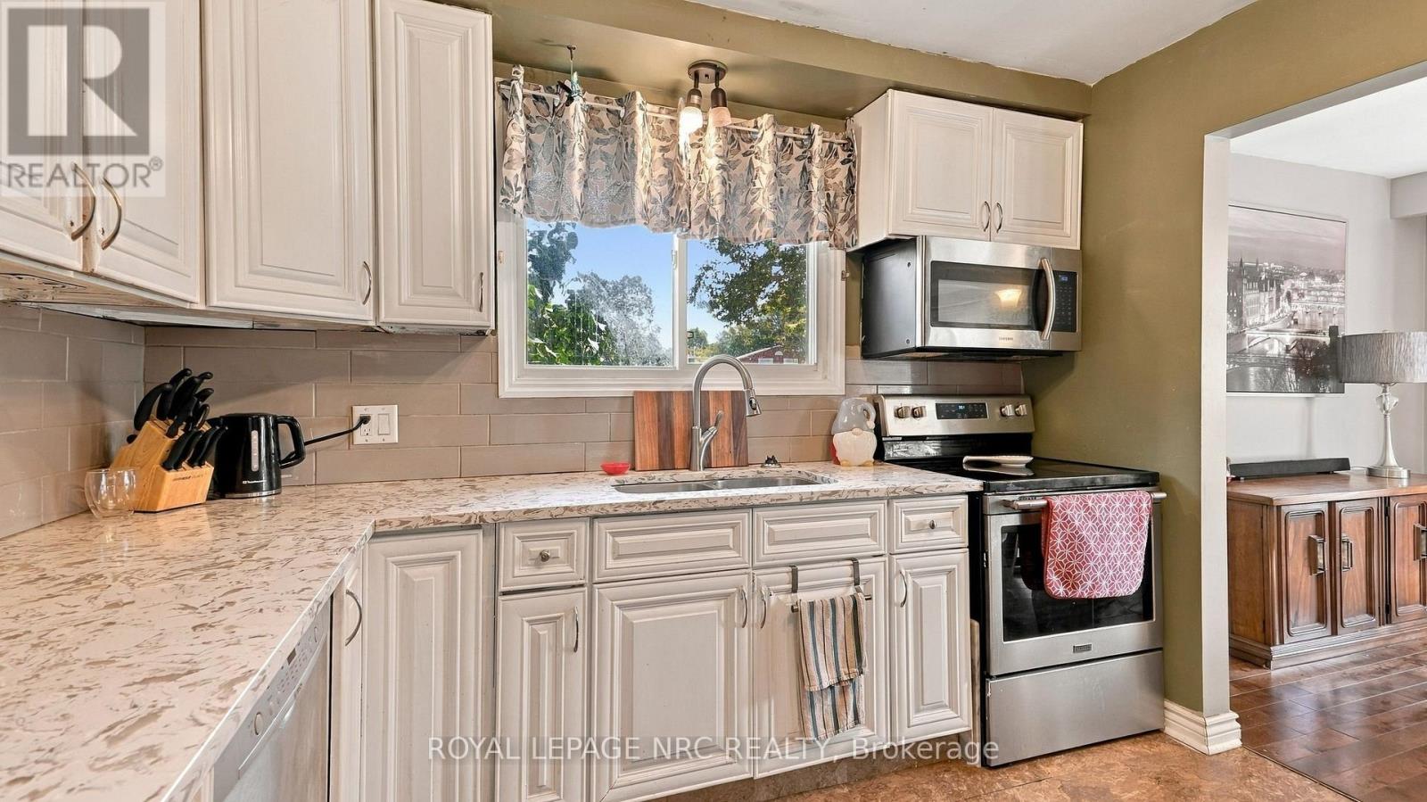 25 SHERWOOD FOREST TRAIL - 16