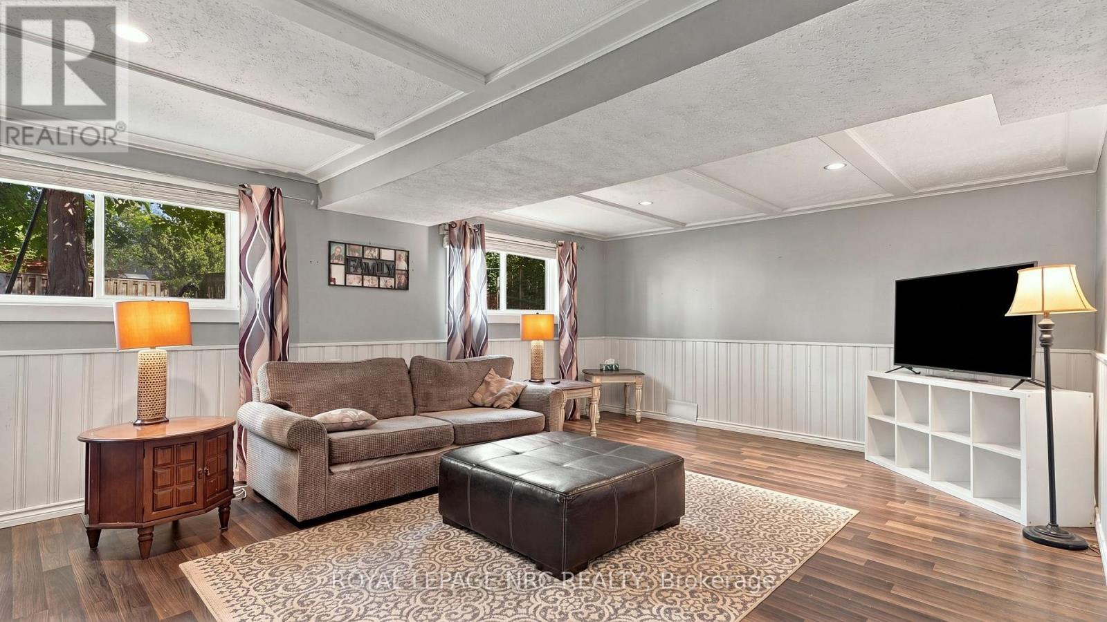 25 SHERWOOD FOREST TRAIL - Image 32