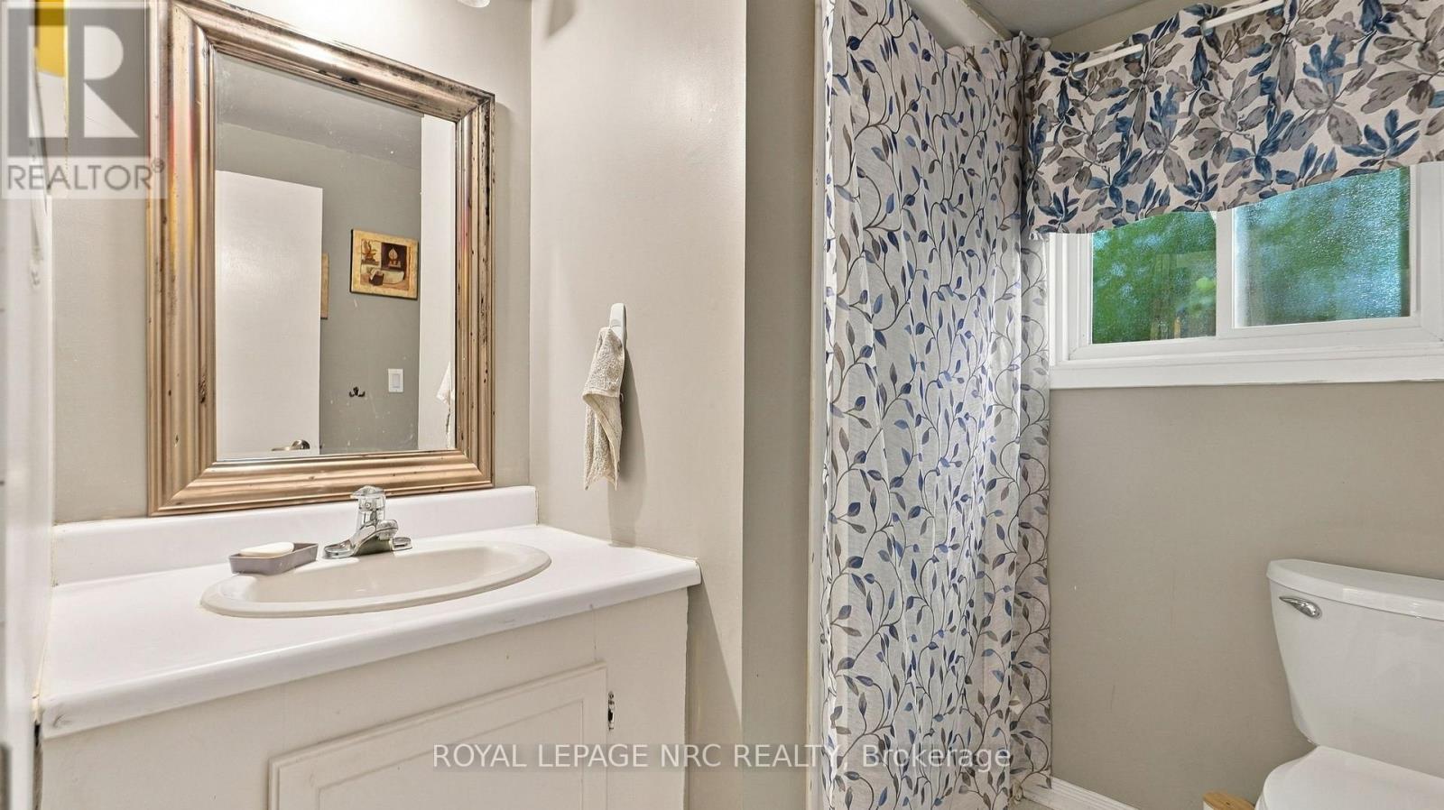 25 SHERWOOD FOREST TRAIL - 35