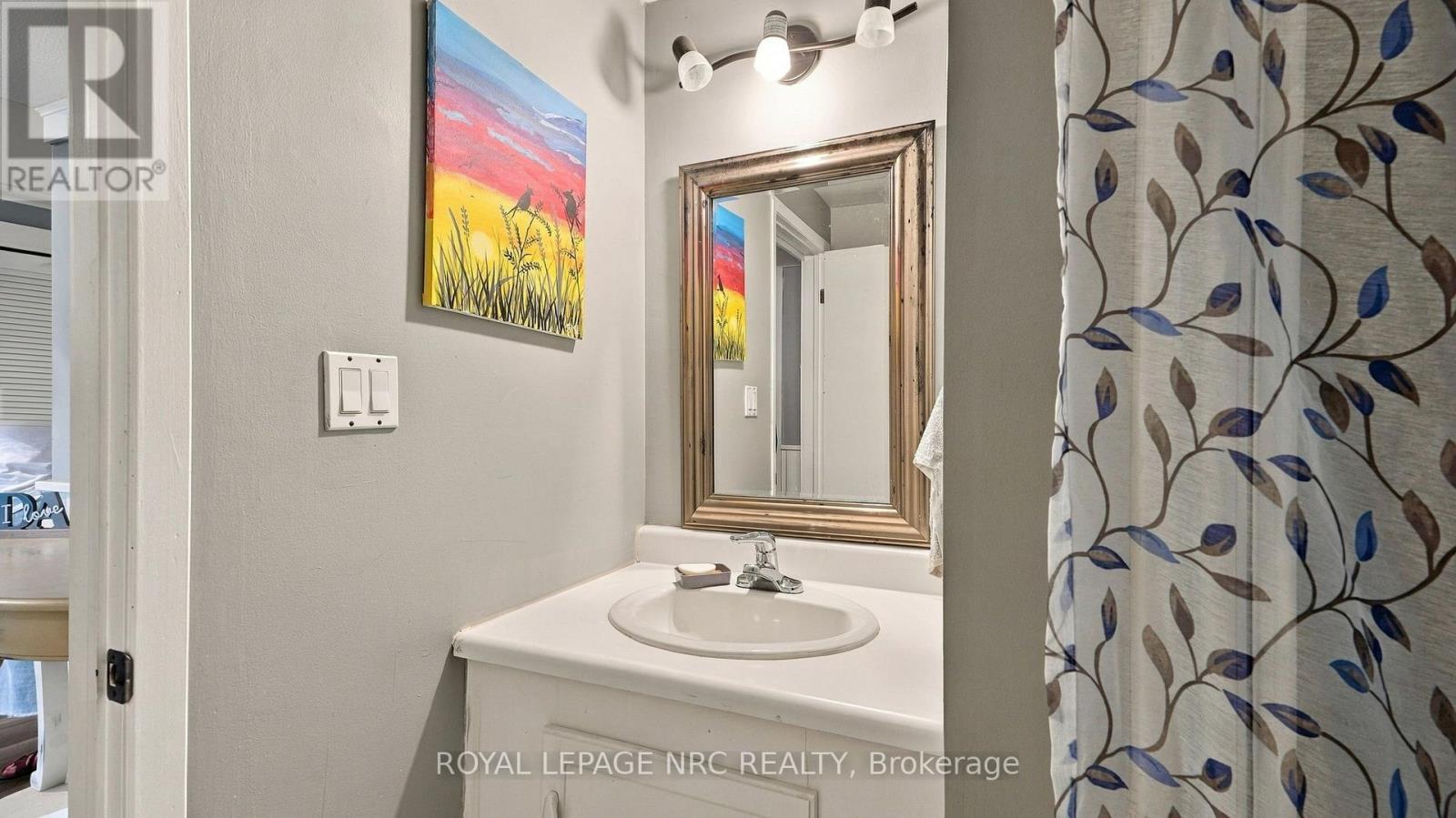25 SHERWOOD FOREST TRAIL - 36