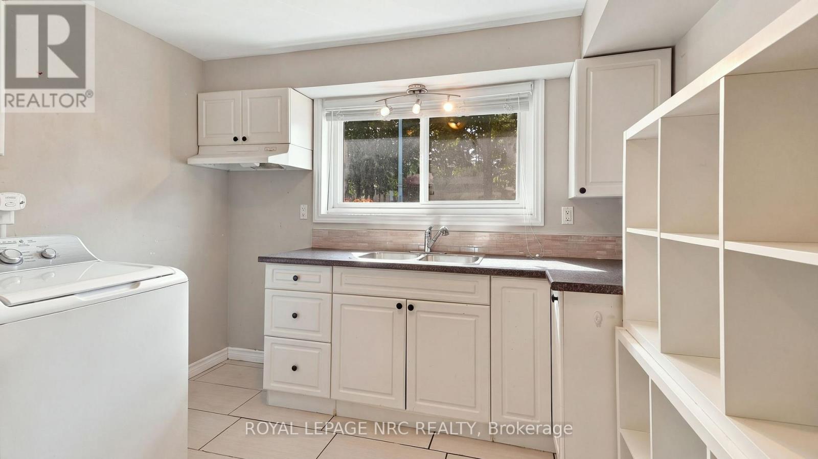 25 SHERWOOD FOREST TRAIL - 37