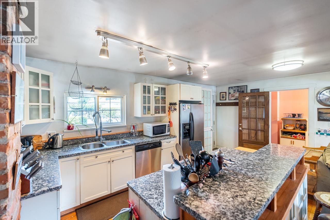 1052 COMO LAKE AVENUE, Coquitlam — photo 5