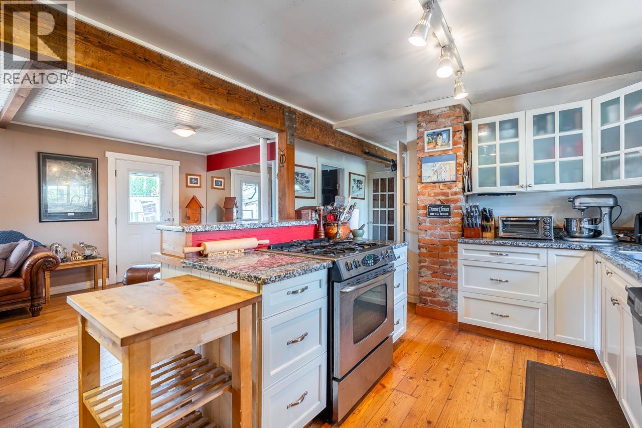 1052 COMO LAKE AVENUE, Coquitlam — photo 6