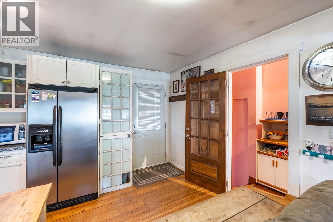 1052 COMO LAKE AVENUE, Coquitlam — photo 9