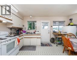 716 Colinet Street, Coquitlam, BC V3J4X8 Photo 11