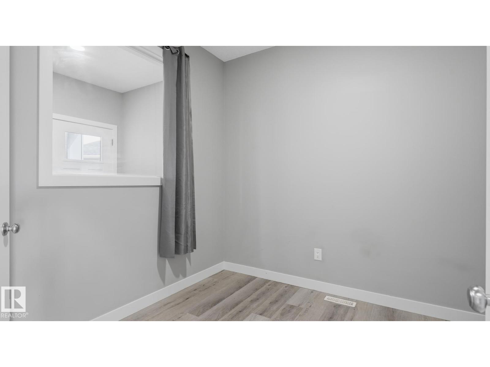 3004 9 ST NW - 42