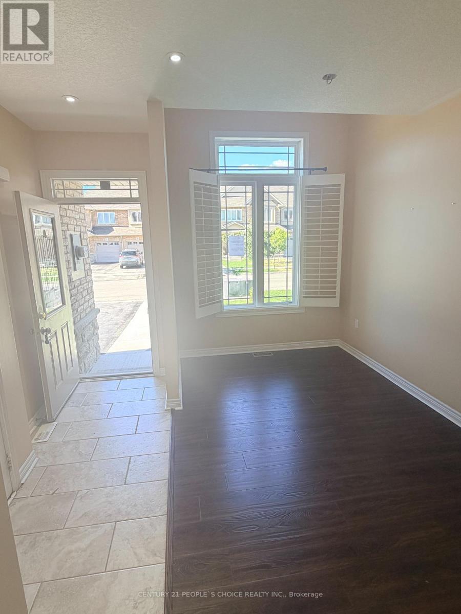 4 CHARLESWOOD CRESCENT - 4