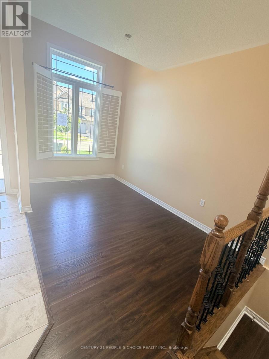 4 CHARLESWOOD CRESCENT - 5