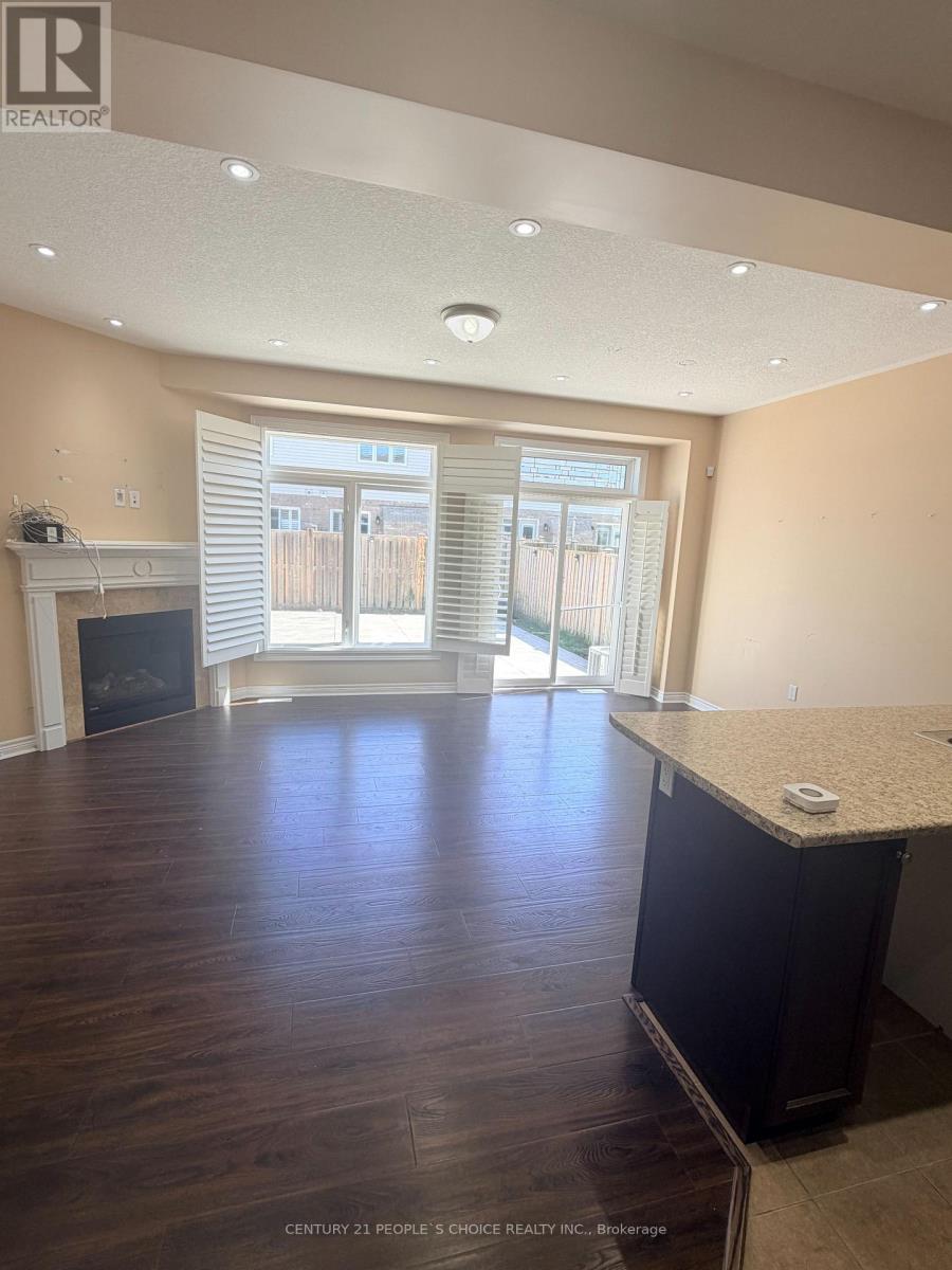 4 CHARLESWOOD CRESCENT - 6