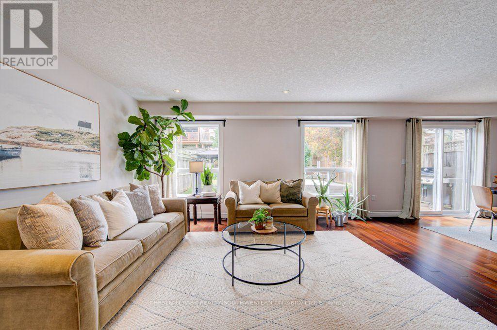 424 SAUVE CRESCENT - 10