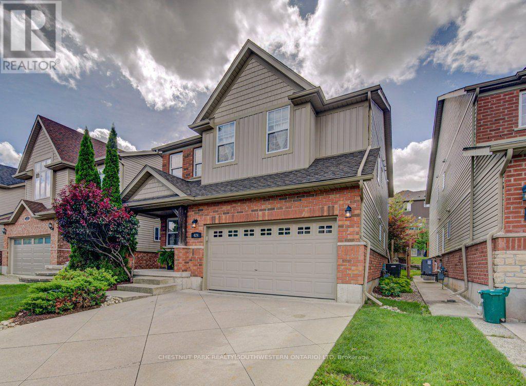 424 SAUVE CRESCENT - 2