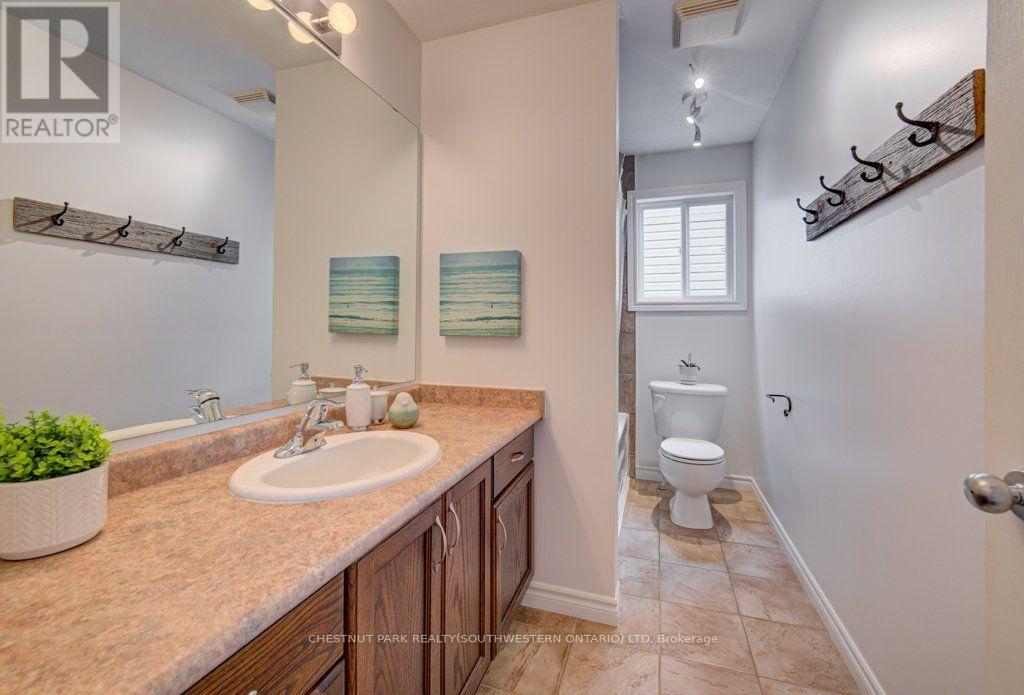 424 SAUVE CRESCENT - 24
