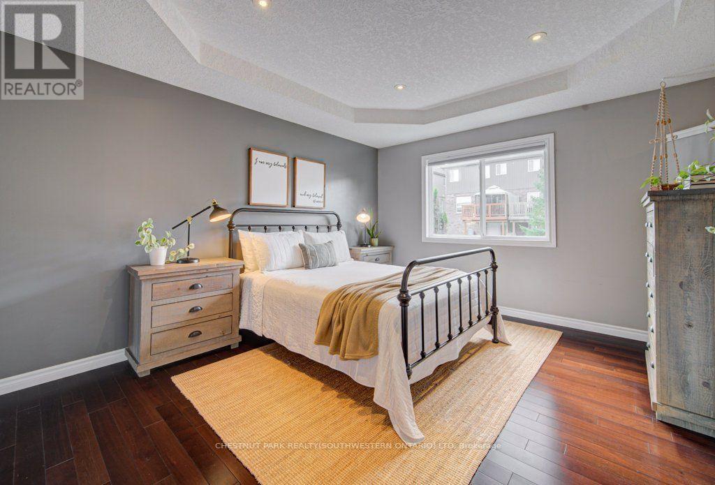 424 SAUVE CRESCENT - 27