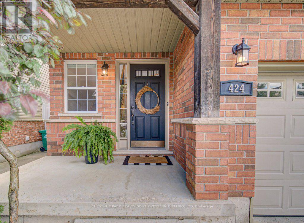 424 SAUVE CRESCENT - 4