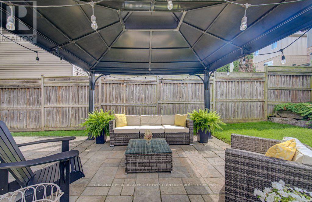 424 SAUVE CRESCENT - 46
