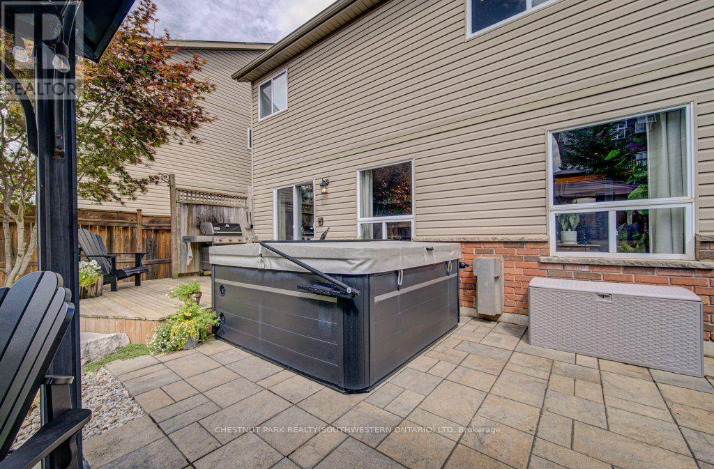 424 SAUVE CRESCENT - 48