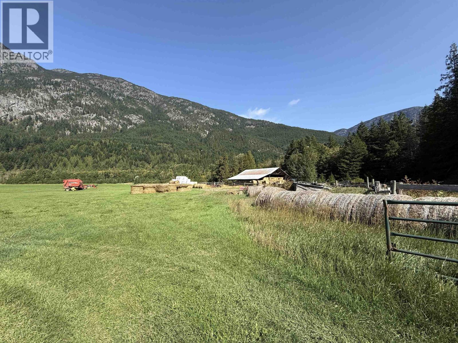 #SW 1/4 4892 MACKENZIE 20 HIGHWAY - Image 18