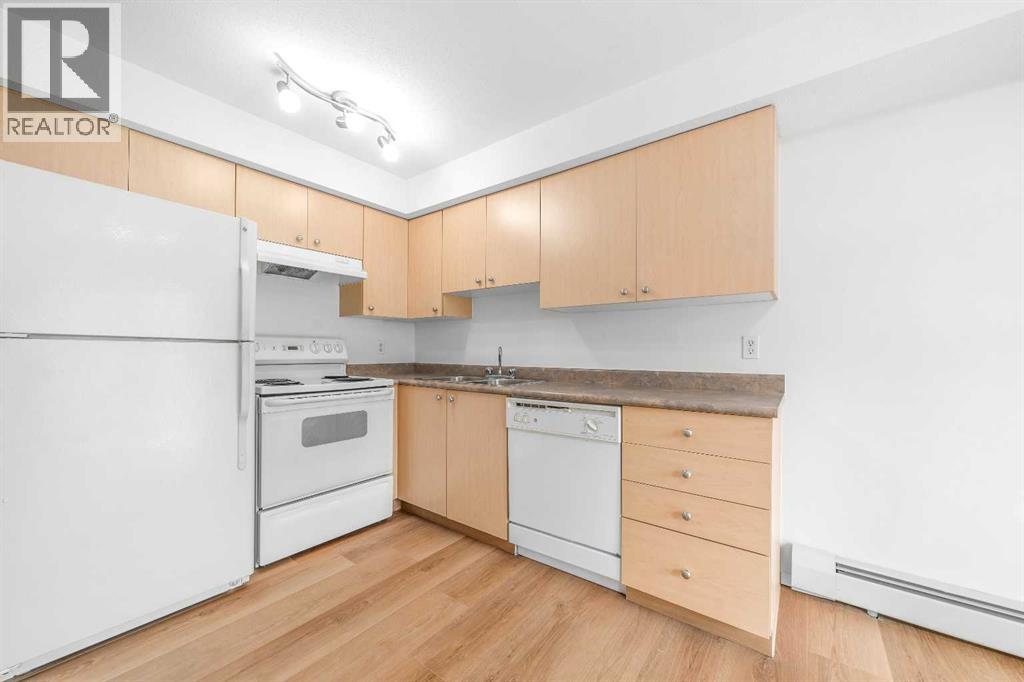 #216 1648 Saamis Drive NW - 7