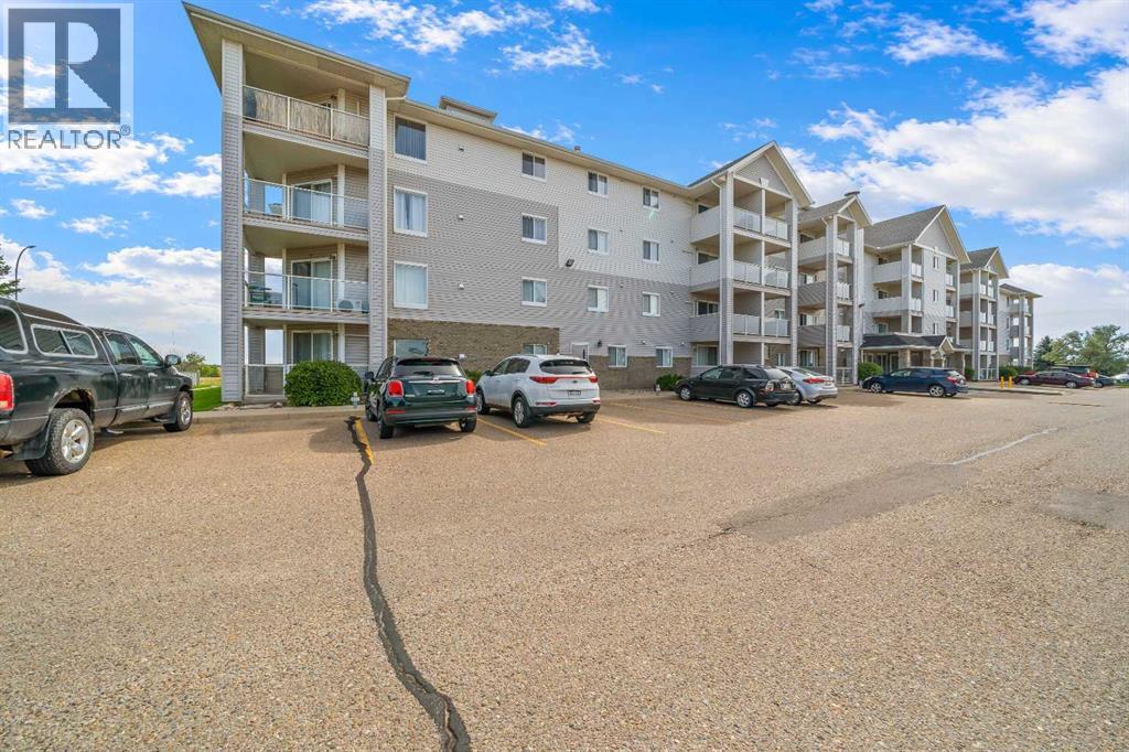 #216 1648 Saamis Drive NW - 25