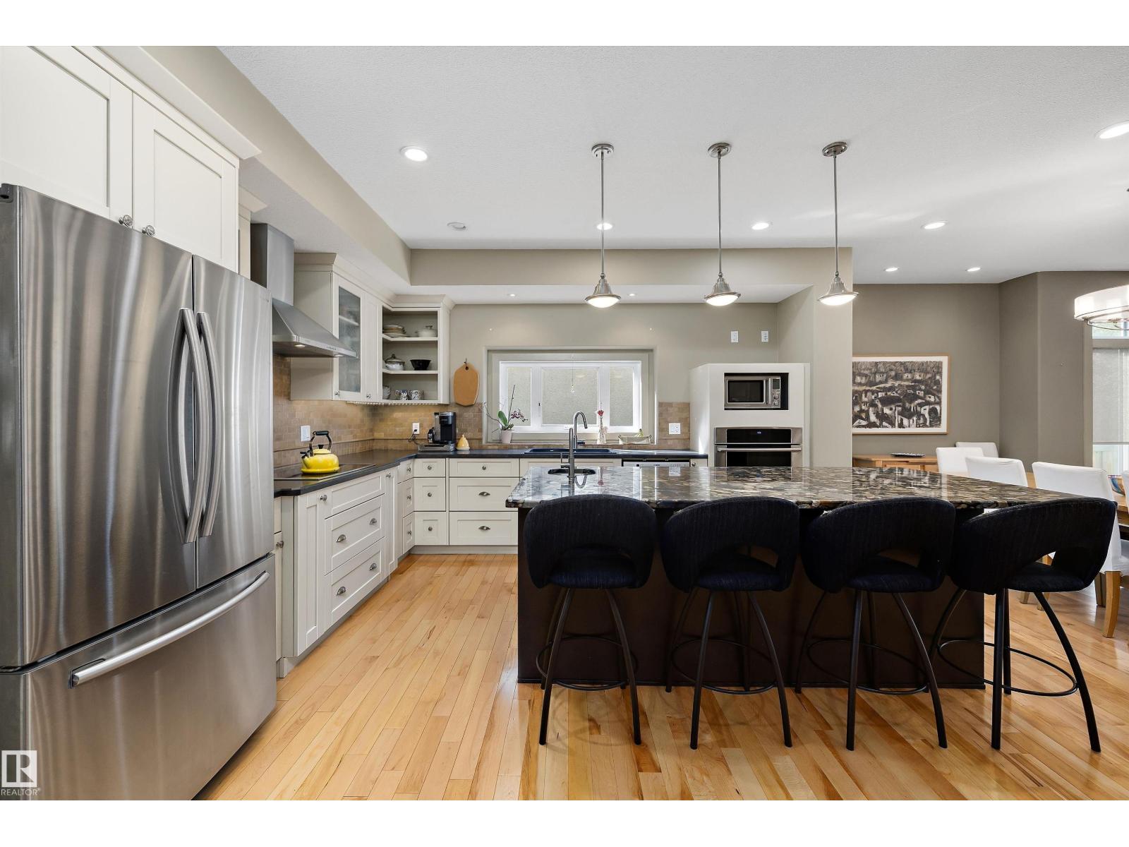11534 122 ST NW - 16