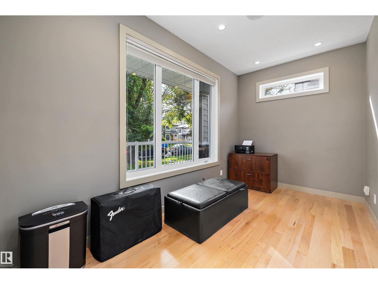 11534 122 ST NW - 8