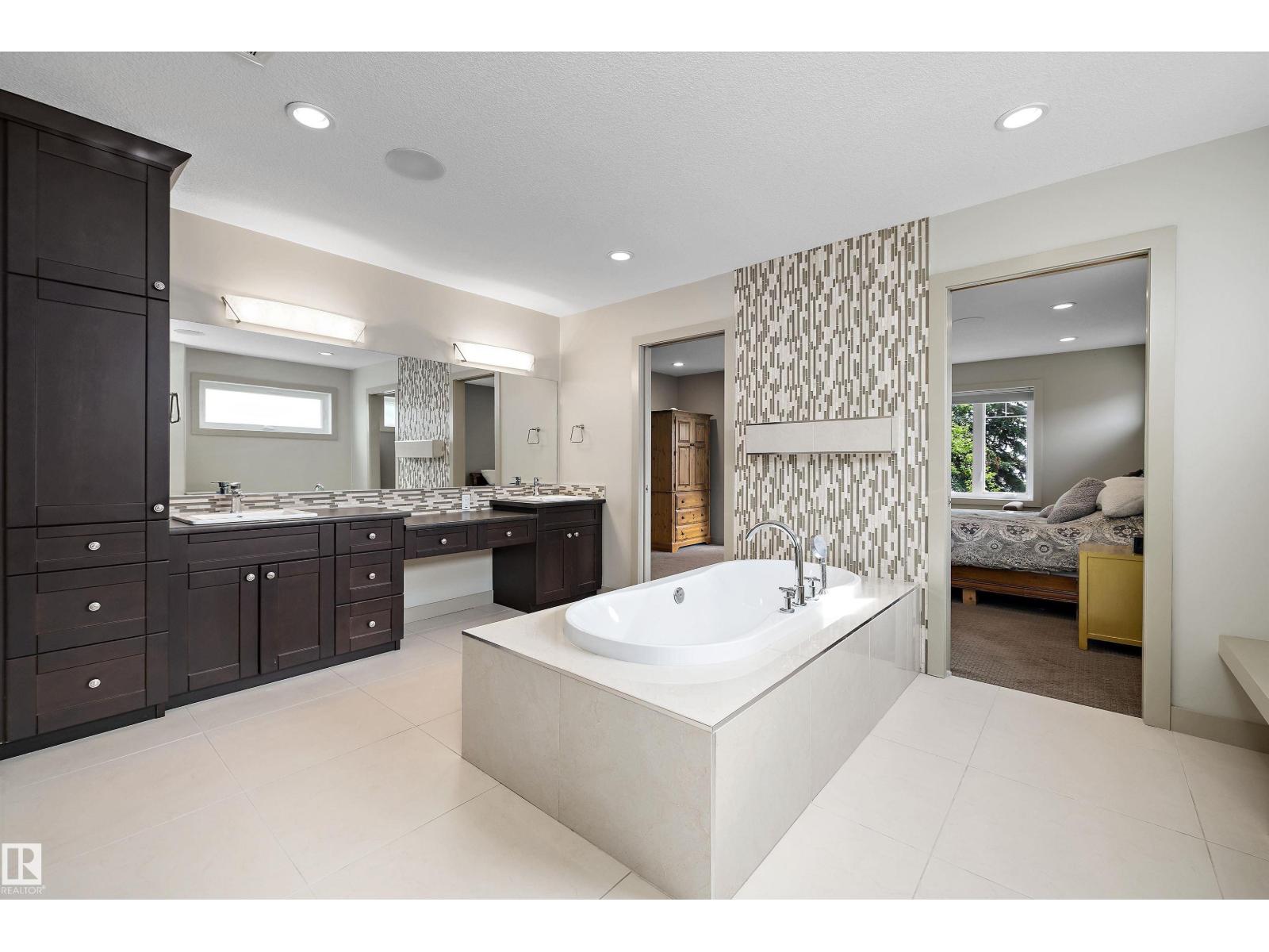 11534 122 ST NW - 28